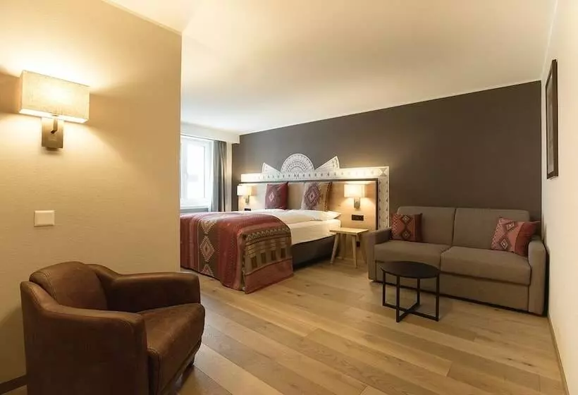Quarto Triplo Standart, Steffani