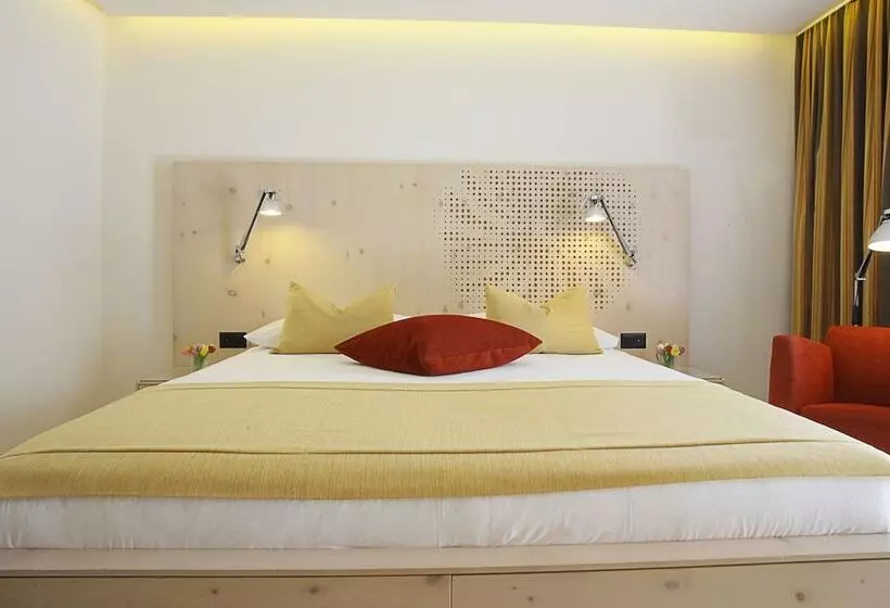 Quarto Deluxe com Balcão, Steffani