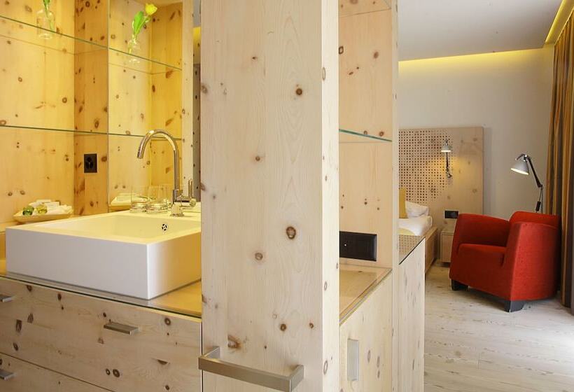 バルコニー付きデラックスルーム, Steffani