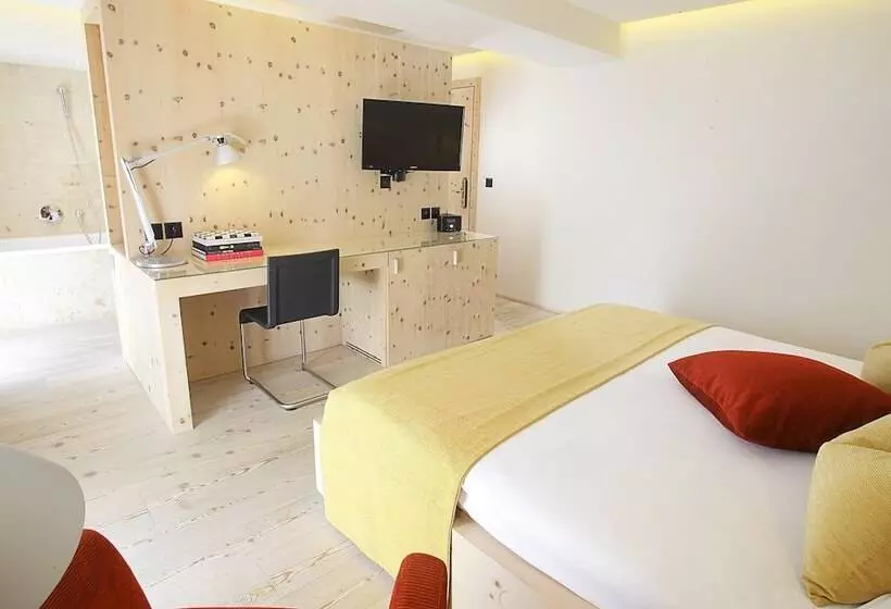Quarto Deluxe com Balcão, Steffani