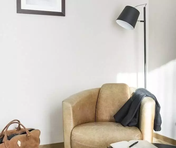 Quarto Deluxe com Balcão, Steffani