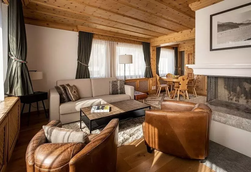 Suite 2 Quartos, Steffani