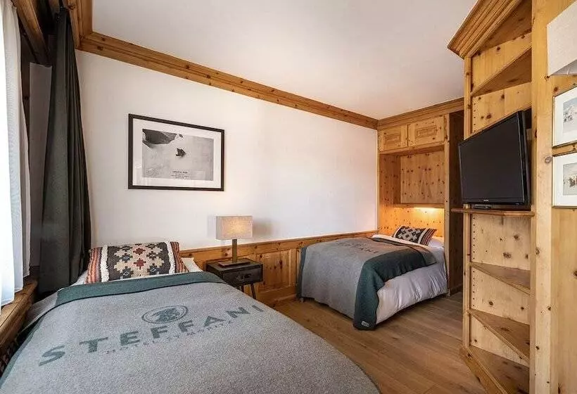 Suite 2 Quartos, Steffani
