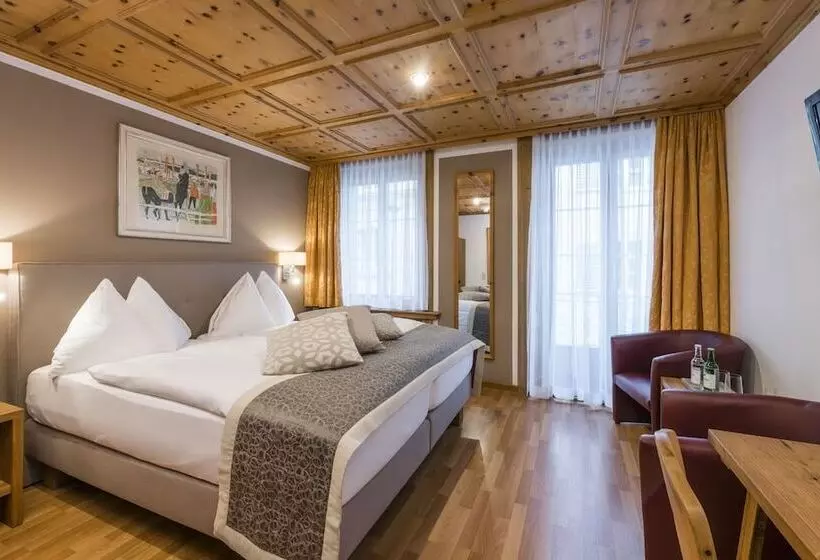 Superior-Zimmer, Stern Chur