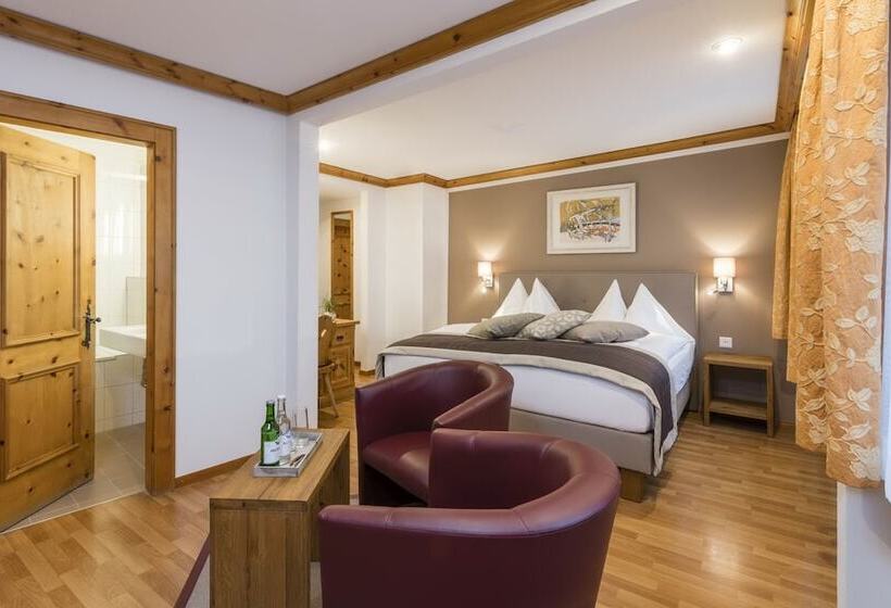 豪华房间, Stern Chur