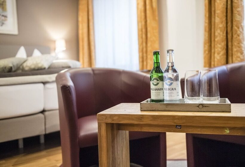 豪华房间, Stern Chur