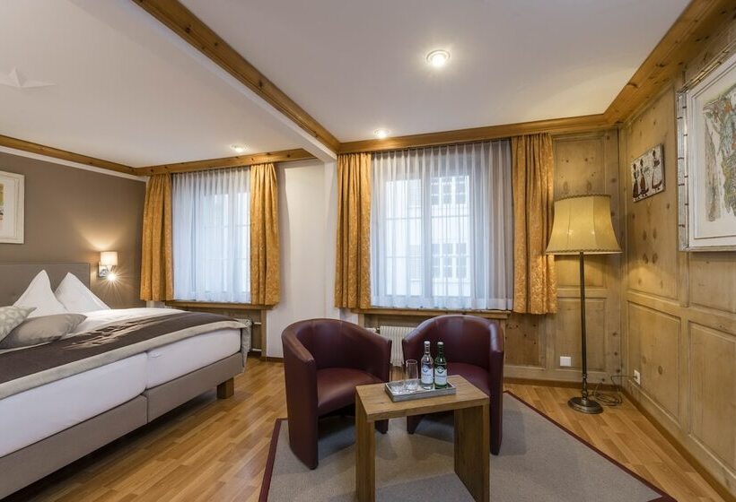 豪华房间, Stern Chur