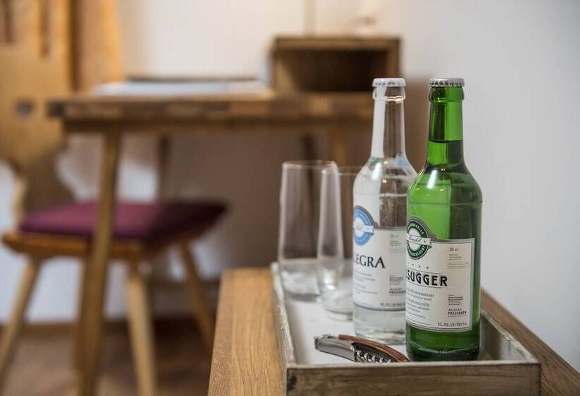 标准单人间, Stern Chur