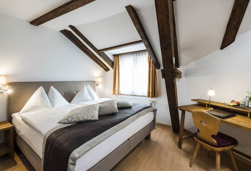 标准间, Stern Chur