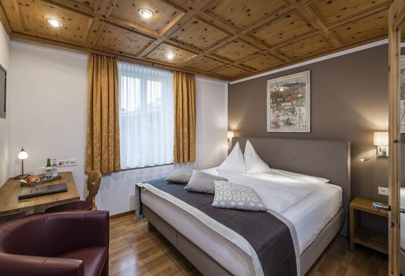 标准间, Stern Chur