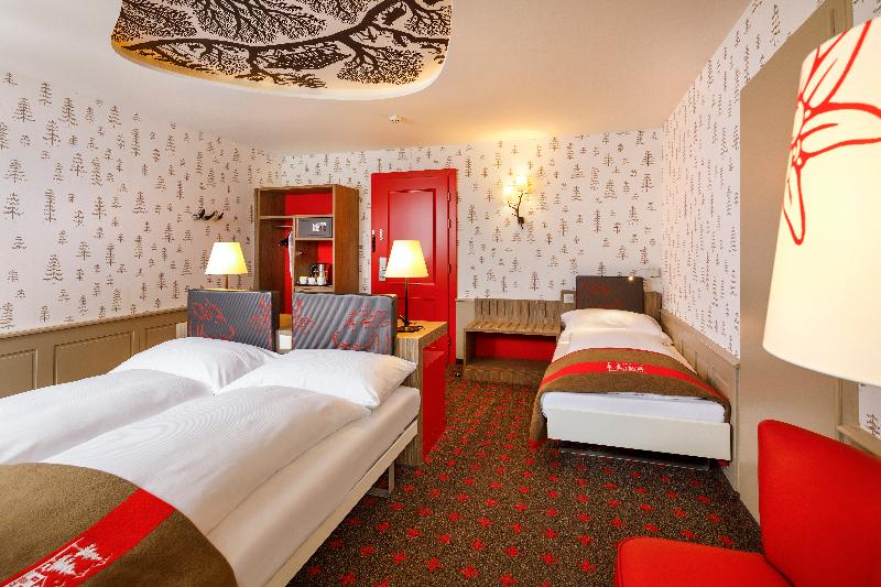 اتاق سوپریور سه تخته, Swiss Night By Fassbind