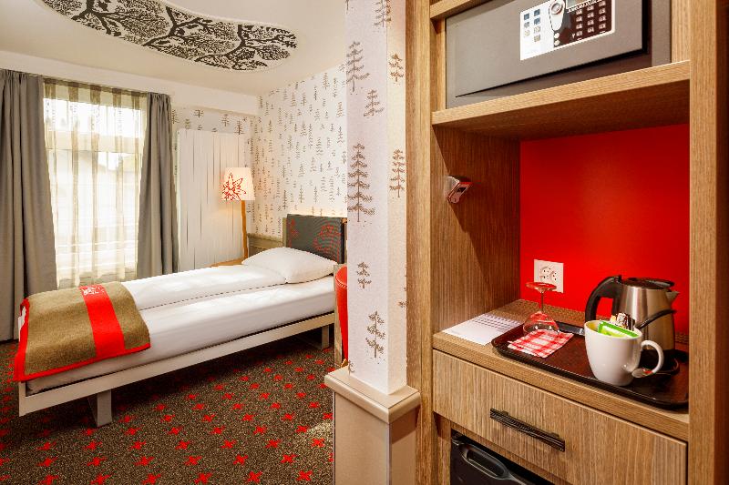 اتاق سوپریور یک تخته, Swiss Night By Fassbind