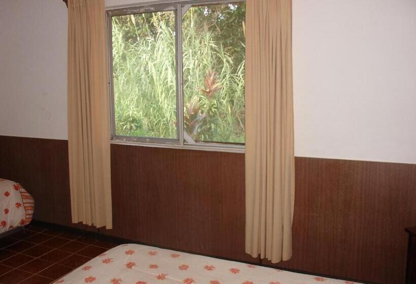 スタンダードトリプルルーム, Victoria