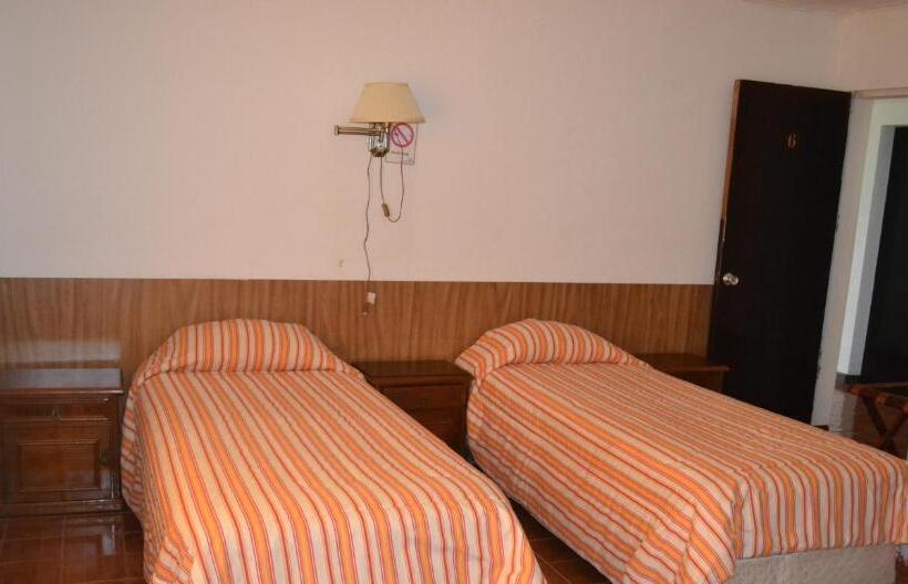 标准单人间, Victoria