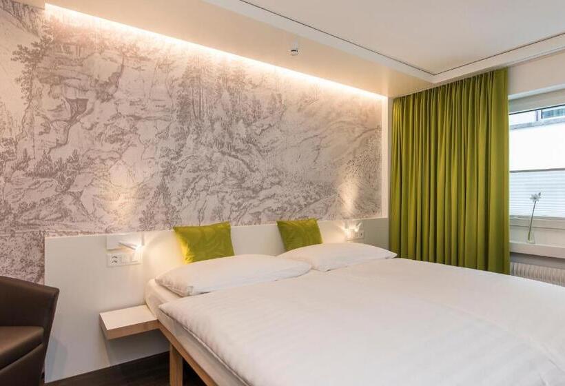 Номер Комфорт, Weiss Kreuz