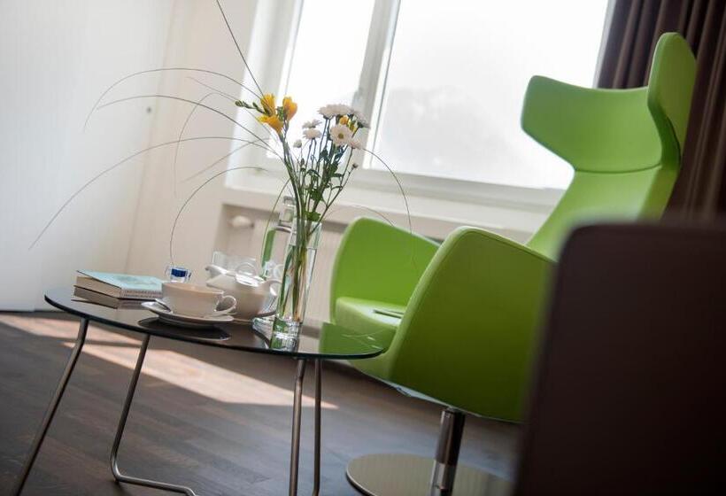 Номер Deluxe, Weiss Kreuz