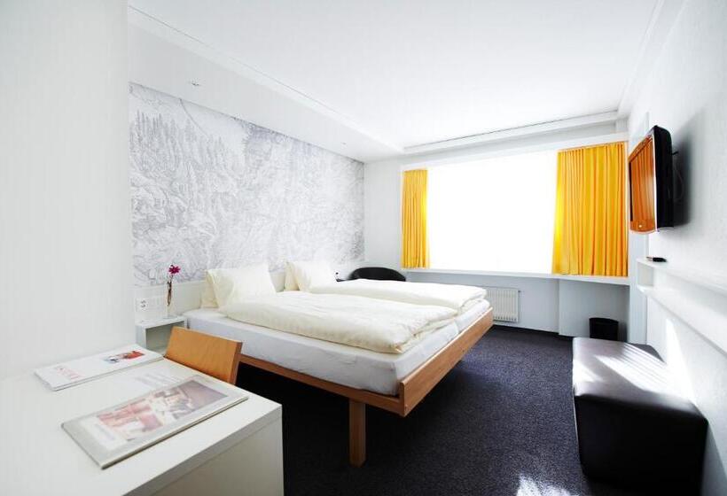 Номер Economy, Weiss Kreuz