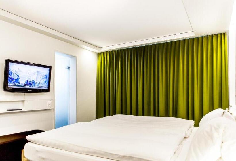 Номер Комфорт, Weiss Kreuz