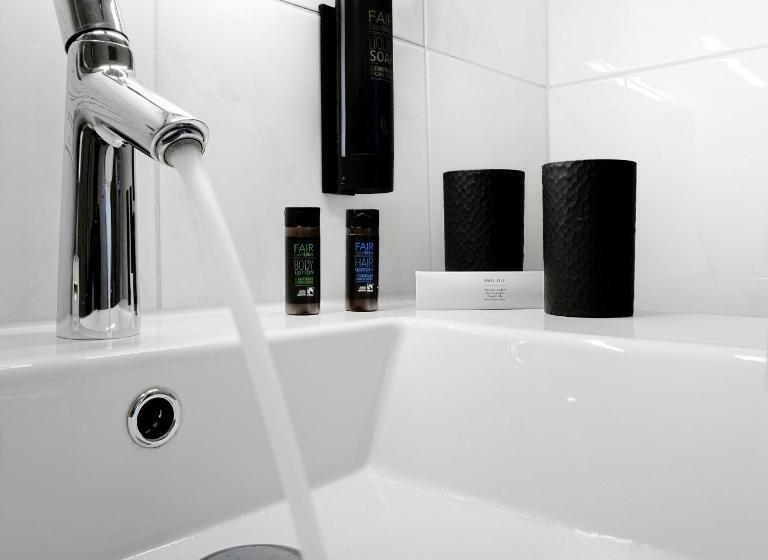 غرفة قياسية, Zugertor