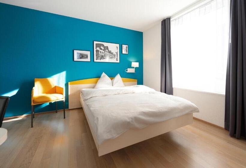 غرفة قياسية, Zugertor