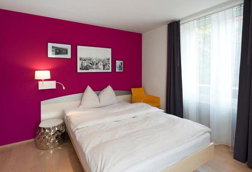 غرفة قياسية, Zugertor