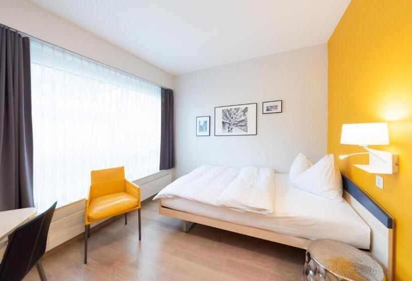 غرفة قياسية, Zugertor