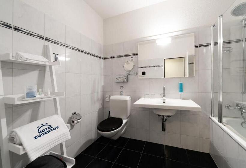 غرفة عائلية, Zugertor