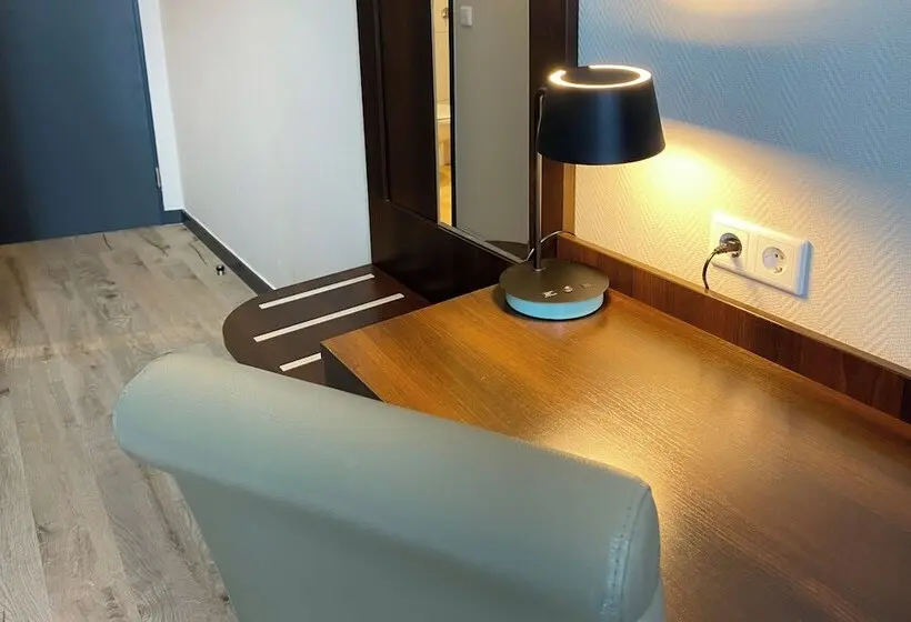 Premium-huone, Garner Hotel Hamburg - Graf Moltke by IHG