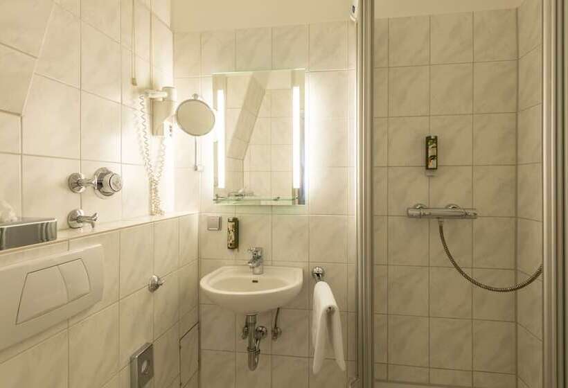 اتاق استاندارد یک نفره, Heikotel City Nord