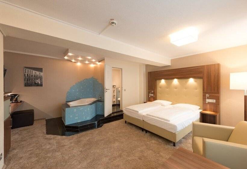 سوئیت با وان آب گرم, Heikotel City Nord