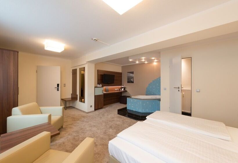 سوئیت با وان آب گرم, Heikotel City Nord