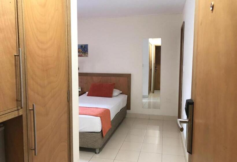 Номер Стандарт, Be La Sierra