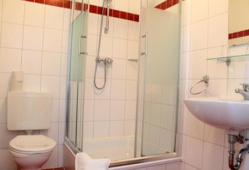 اتاق استاندارد سه نفره, City Pension Berlin