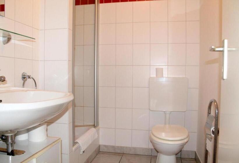 اتاق استاندارد سه نفره, City Pension Berlin