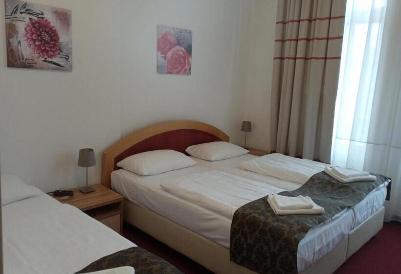 اتاق استاندارد سه نفره, City Pension Berlin