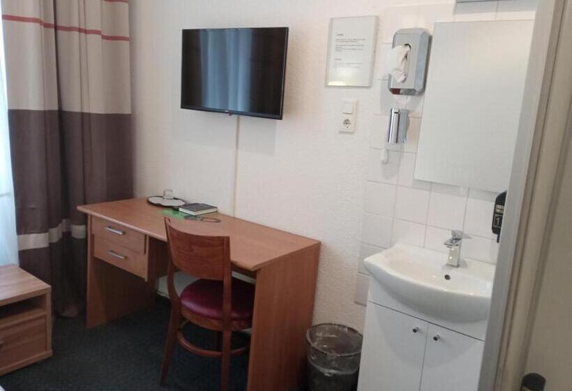 اتاق استاندارد یک تخته با سرویس بهداشتی مشترک, City Pension Berlin