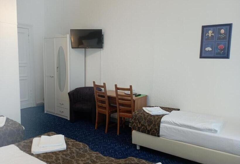 اتاق استاندارد چهار تخته, City Pension Berlin