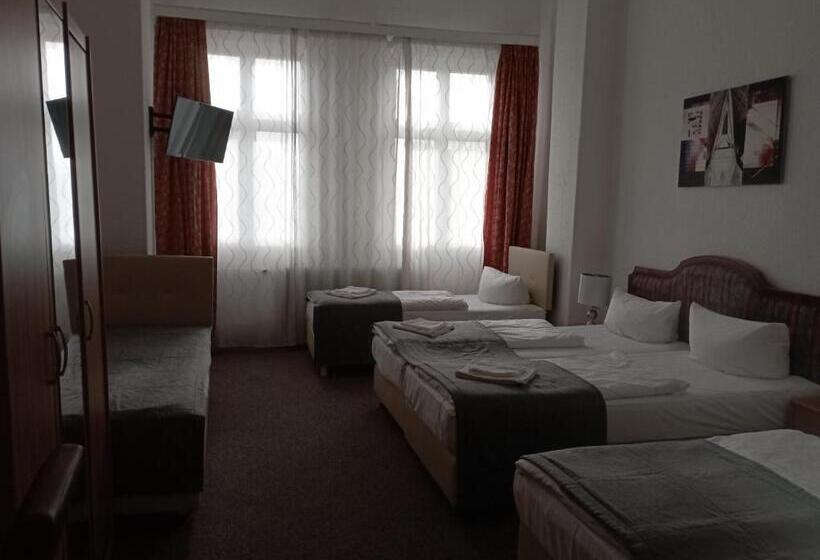 اتاق خانوادگی, City Pension Berlin