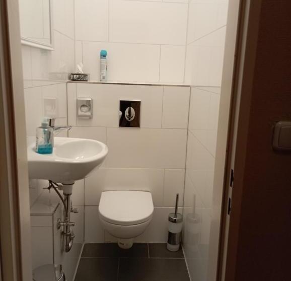 اتاق استاندارد یک تخته با سرویس بهداشتی مشترک, City Pension Berlin