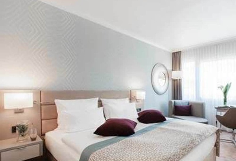 Standard Room Double Bed City View, Crowne Plaza Berlin City Centre Ku Damm, An Ihg