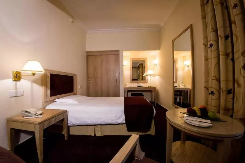 اتاق استاندارد یک نفره, Curium Palace