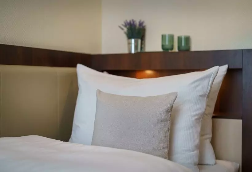 スタンダードシングルルーム, Garner Hotel Hamburg - Graf Moltke by IHG
