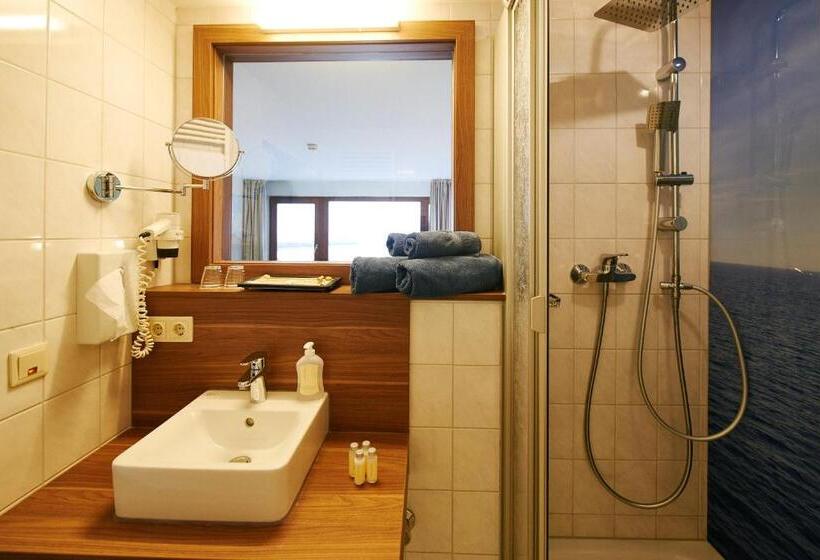 Номер Стандарт Вид на Море, Rickmers  Insulaner