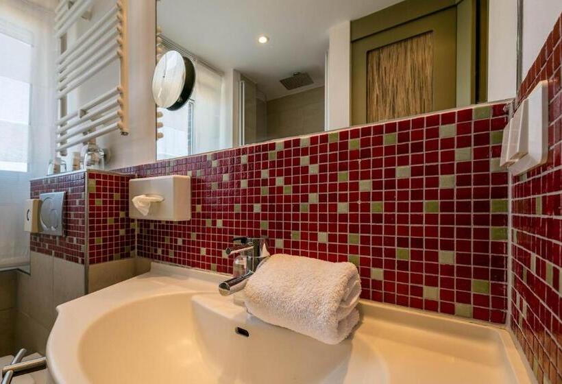 جناح مطلّ علي البحر, Rickmers  Insulaner