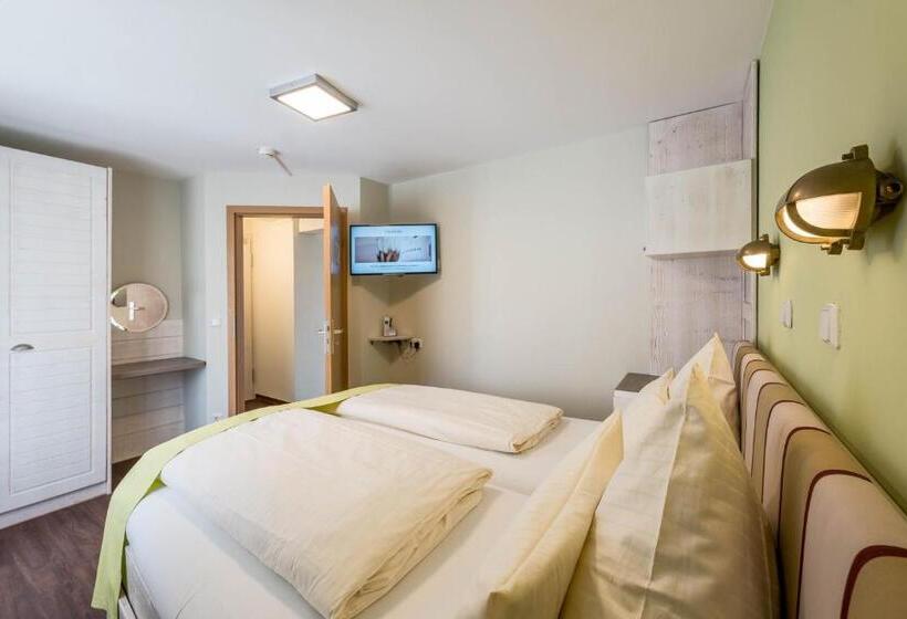 جناح مطلّ علي البحر, Rickmers  Insulaner