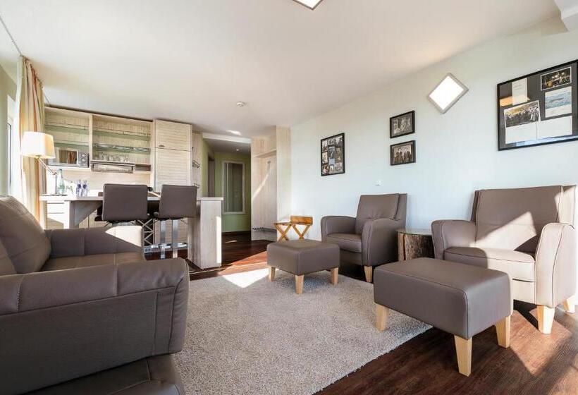 Люкс, Rickmers Insulaner