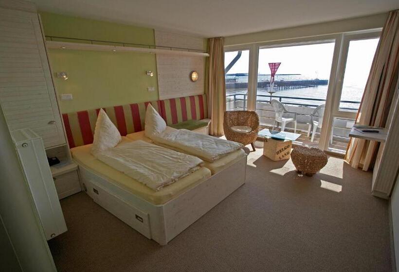 غرفة قياسية مطلّة علي البحر مزوَّدة بشُرفة, Rickmers  Insulaner