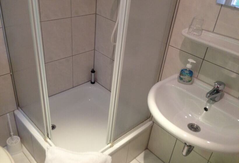 اتاق خانوادگی, Seifert Berlin Am Kurfürstendamm