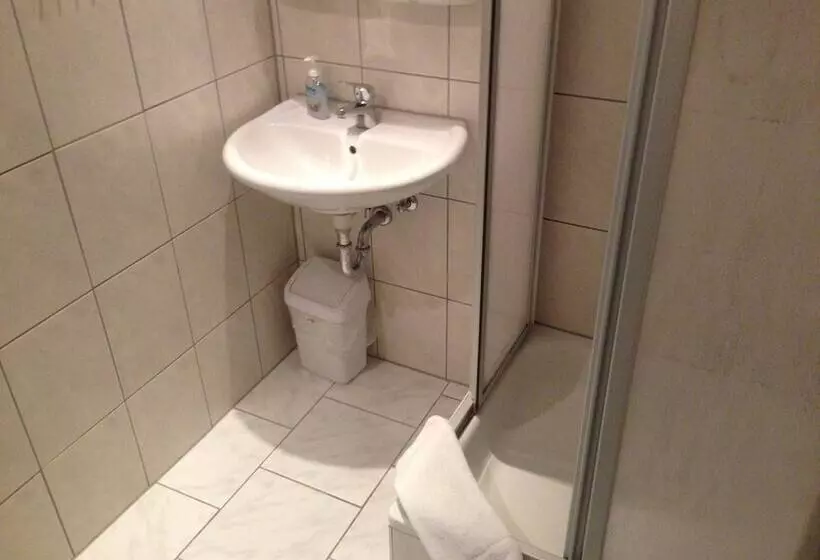 اتاق خانوادگی پایه, Seifert Berlin Am Kurfürstendamm