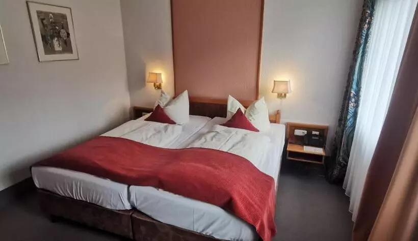 Huoneisto 1 Makuuhuone, Heidehotel Soltauer Hof